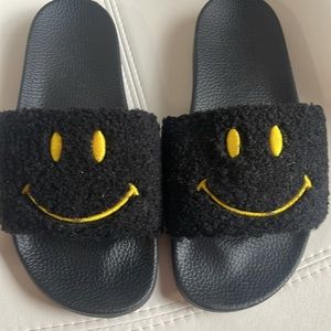 Chinatown market Sherpa smiley slides men sz8